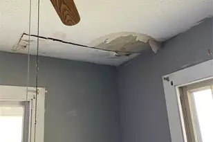 51 Holtzclaw St, Canton, NC 28716 - Photo 3