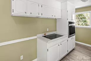 32 Hillendale Rd, Asheville, NC 28805 - Photo 11