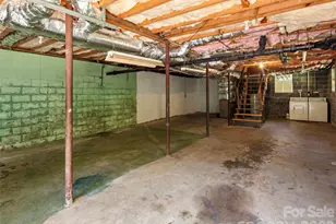 32 Hillendale Rd, Asheville, NC 28805 - Photo 21