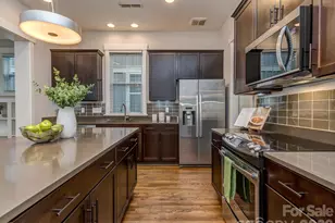 1427 Tippah Park Ct, Charlotte, NC 28205 - Photo 11