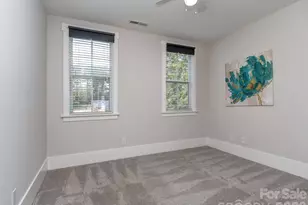 1427 Tippah Park Ct, Charlotte, NC 28205 - Photo 17