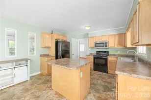 7 Crestview Ct, Arden, NC 28704 - Photo 5