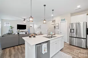 2726 Monument Pt Cir, Fort Mill, SC 29715 - Photo 3