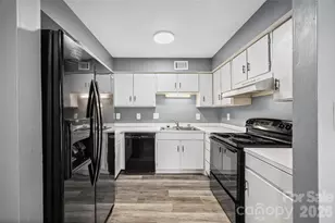 9119 Spyglass Pl, Charlotte, NC 28214 - Photo 13