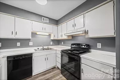 9119 Spyglass Place #9119D, Charlotte, NC 28214 - Photo 11