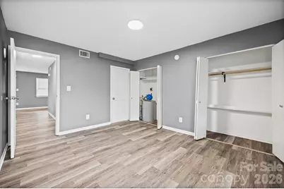 9119 Spyglass Place #9119D, Charlotte, NC 28214 - Photo 5