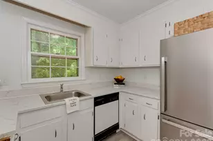 517 Fence Post Ln, Matthews, NC 28105 - Photo 7