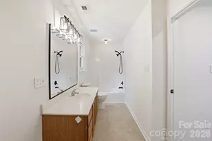 1629 Oak Knoll Ln, Charlotte, NC 28214 - Photo 25