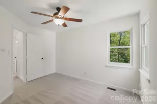 1629 Oak Knoll Ln, Charlotte, NC 28214 - Photo 21