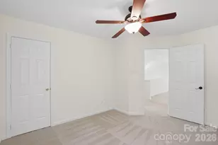 1629 Oak Knoll Ln, Charlotte, NC 28214 - Photo 19