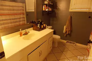 4268 Hartland Rd, Lenoir, NC 28645 - Photo 13