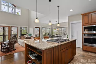 711 Winfield Dr, Clyde, NC 28721 - Photo 17