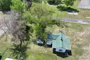 145 W Burnsville St, Wadesboro, NC 28170 - Photo 9