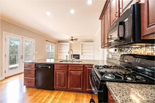 4726 Crystal Falls Ave, Hickory, NC 28601 - Photo 17
