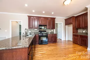 4726 Crystal Falls Ave, Hickory, NC 28601 - Photo 17