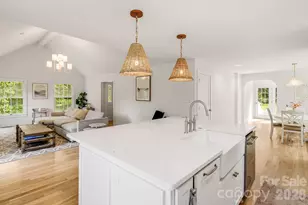 92 Rose Hill Rd, Asheville, NC 28803 - Photo 9