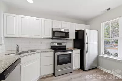 6856 Cypress Tree Lane, Charlotte, NC 28215 - Photo 11