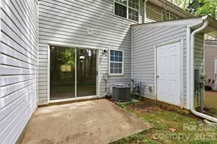 6856 Cypress Tree Ln, Charlotte, NC 28215 - Photo 29