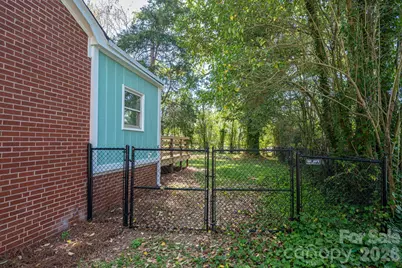 1105 Hillcrest Drive, Cherryville, NC 28021 - Photo 31