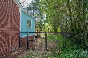 1105 Hillcrest Dr, Cherryville, NC 28021 - Photo 31