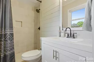 7516 Thorncliff Dr, Charlotte, NC 28210 - Photo 25