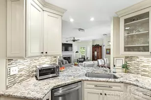 401 N Church St, Charlotte, NC 28202 - Photo 13