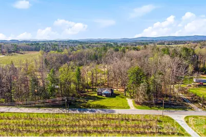 984 Pace Road, Hendersonville, NC 28792 - Photo 9