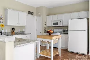 2450 Normancrest Ct, Charlotte, NC 28270 - Photo 9
