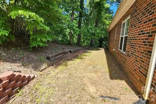 200 Park Pl, Morganton, NC 28655 - Photo 3