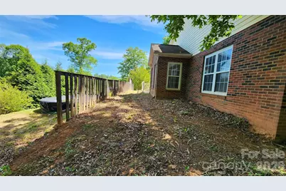200 Park Place, Morganton, NC 28655 - Photo 27