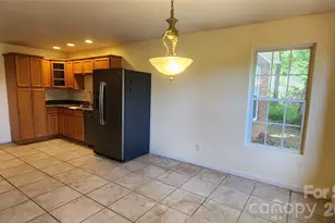 200 Park Pl, Morganton, NC 28655 - Photo 9