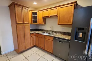 200 Park Pl, Morganton, NC 28655 - Photo 3