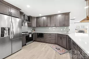 1213 Allegiance Dr, Charlotte, NC 28217 - Photo 9