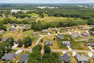 104 Castle Pines Ln, Statesville, NC 28625 - Photo 35