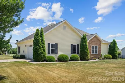 104 Castle Pines Lane, Statesville, NC 28625 - Photo 5
