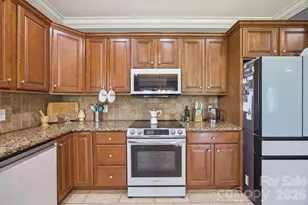 104 Castle Pines Ln, Statesville, NC 28625 - Photo 9