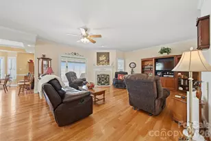 416 Huntington Woods Street N, Lenoir, NC 28645 - Photo 13