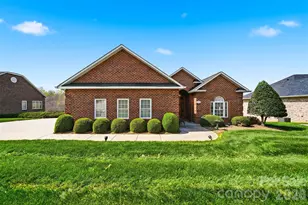 416 Huntington Woods Street N, Lenoir, NC 28645 - Photo 47