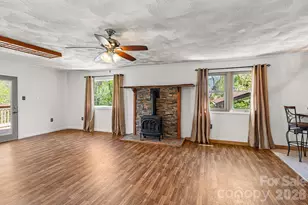 114 Walker St, Black Mountain, NC 28711 - Photo 17