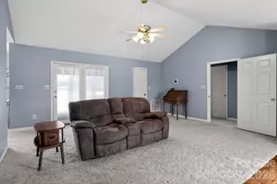 101 Erin Ln, Thomasville, NC 27360 - Photo 5