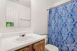 8207 Belmont Stables Dr, Charlotte, NC 28216 - Photo 15