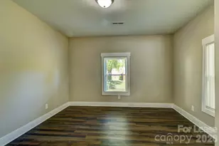 221 Walker St, Kings Mountain, NC 28086 - Photo 9