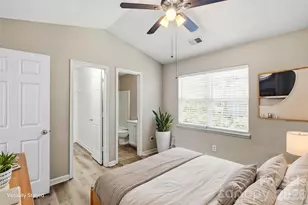 10142 Forest Landing Dr, Charlotte, NC 28213 - Photo 9