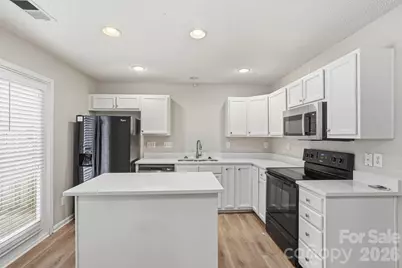 10142 Forest Landing Drive, Charlotte, NC 28213 - Photo 17