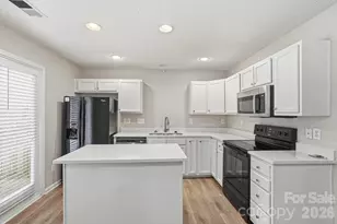 10142 Forest Landing Dr, Charlotte, NC 28213 - Photo 17