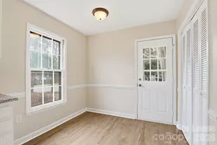 7224 Hackberry Ln, Charlotte, NC 28226 - Photo 7