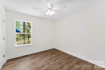 108 W Iowa Avenue, Bessemer City, NC 28016 - Photo 13