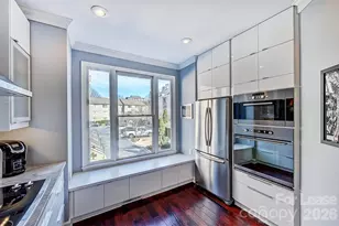 343 W 7th St, Charlotte, NC 28202 - Photo 3