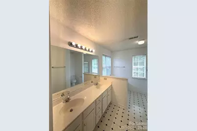 10218 Ridgewell Court, Charlotte, NC 28215 - Photo 13