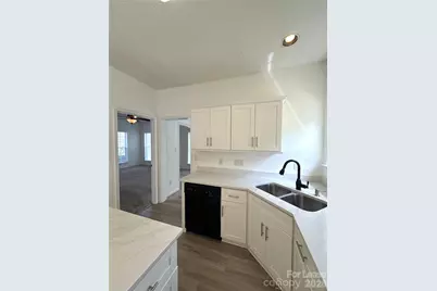 10218 Ridgewell Court, Charlotte, NC 28215 - Photo 9